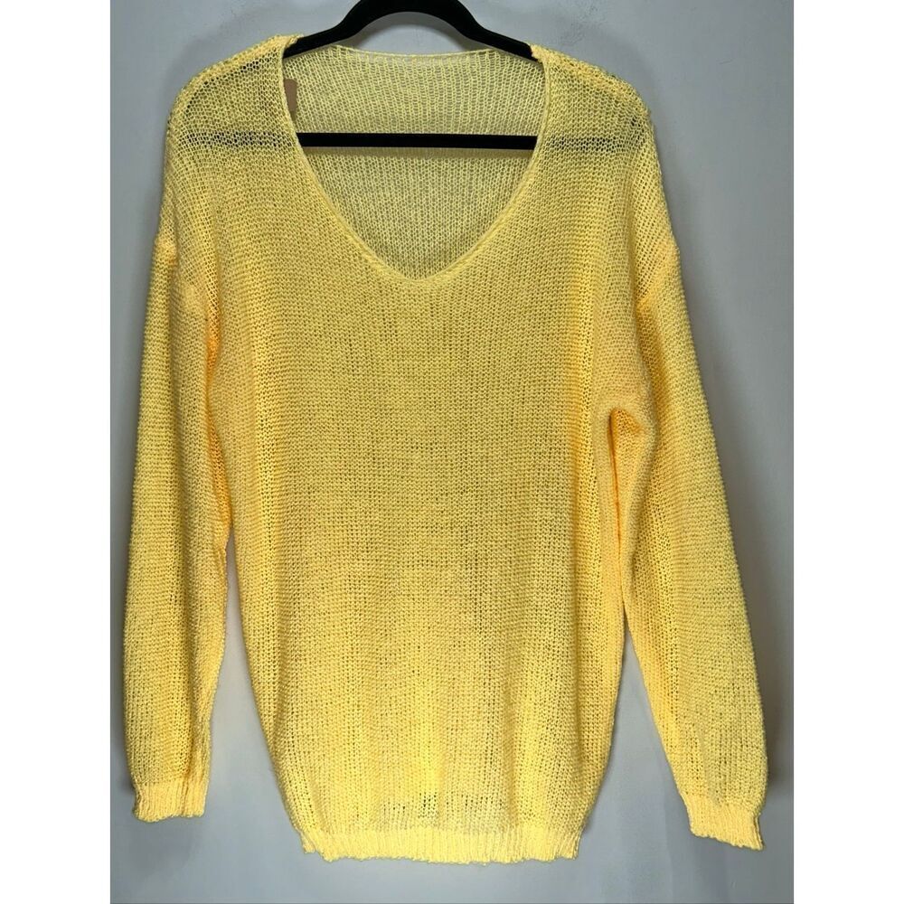 Yellow light weight sweater size medium